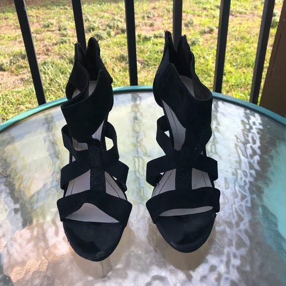 Black strappy BCBG dressy heels - Picture 6 of 6